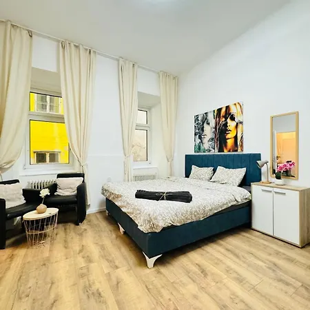 Comfortable 5Br Shared Apt 10 Minute Walk To Matzleinsdorfer Platz Vienna Exterior photo