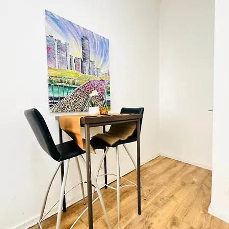 Comfortable 5Br Shared Apt 10 Minute Walk To Matzleinsdorfer Platz Vienna Exterior photo