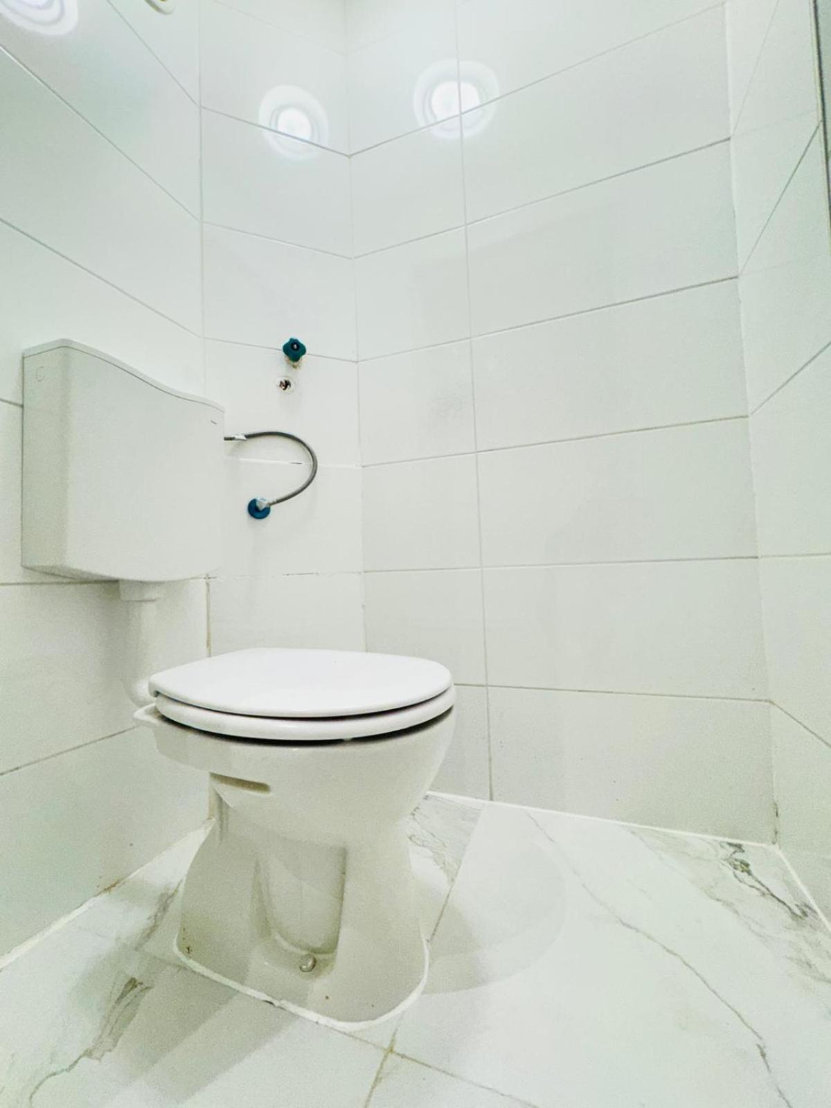 Comfortable 5br Shared 10 Minute Walk To Matzleinsdorfer Platz Wiedeń