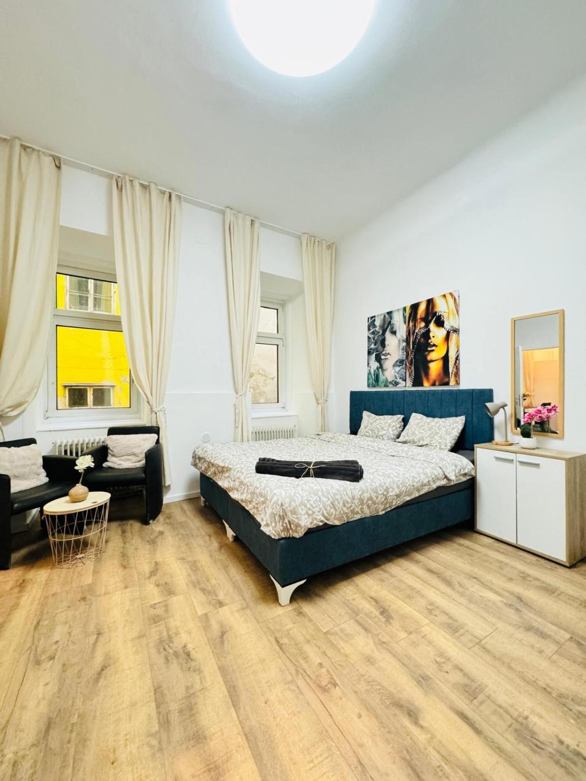 Comfortable 5br Shared 10 Minute Walk To Matzleinsdorfer Platz Apartament *