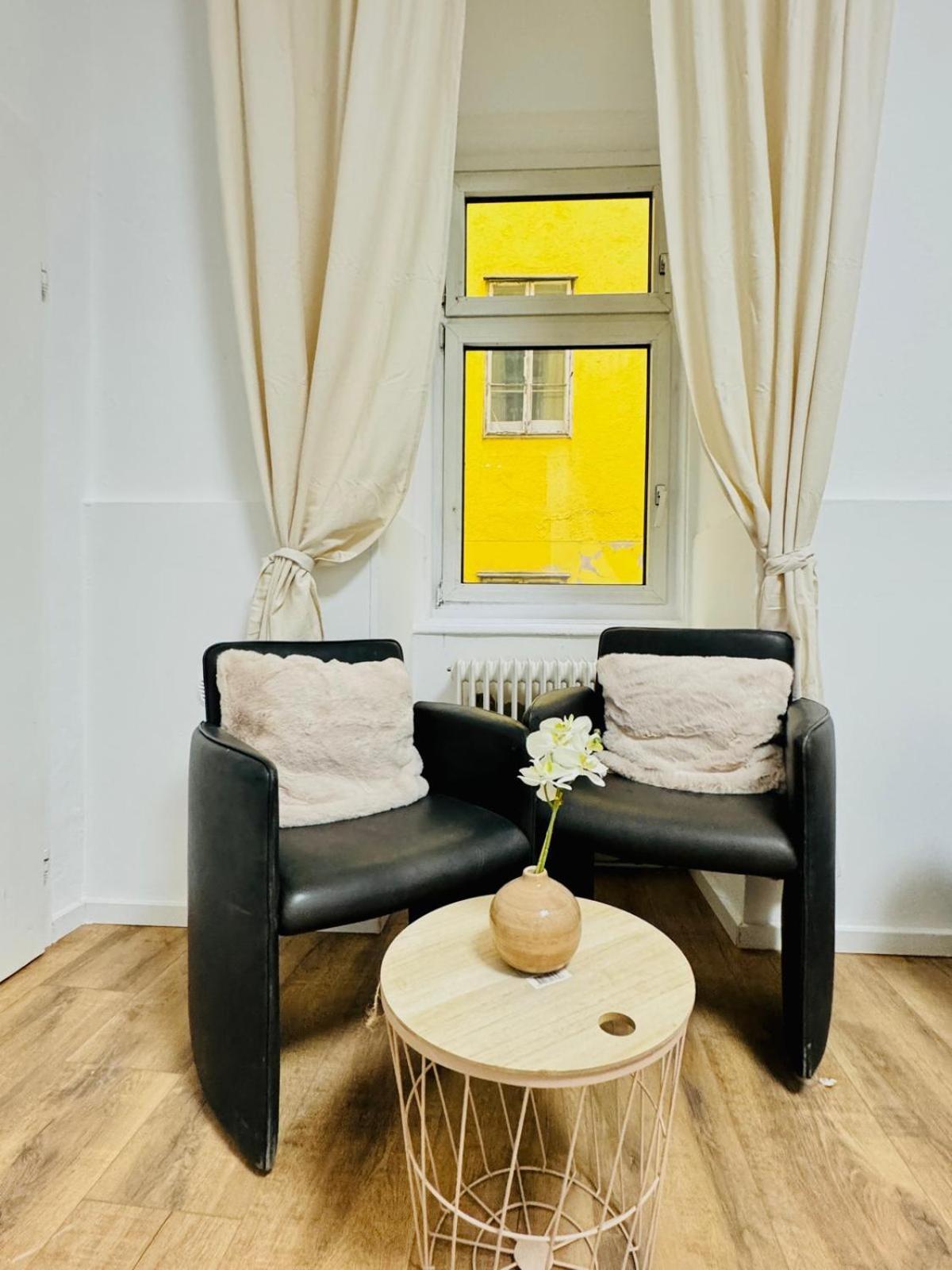 Comfortable 5br Shared 10 Minute Walk To Matzleinsdorfer Platz Apartament *