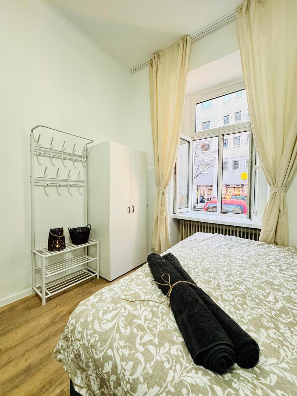 Comfortable 5br Shared 10 Minute Walk To Matzleinsdorfer Platz Apartament *