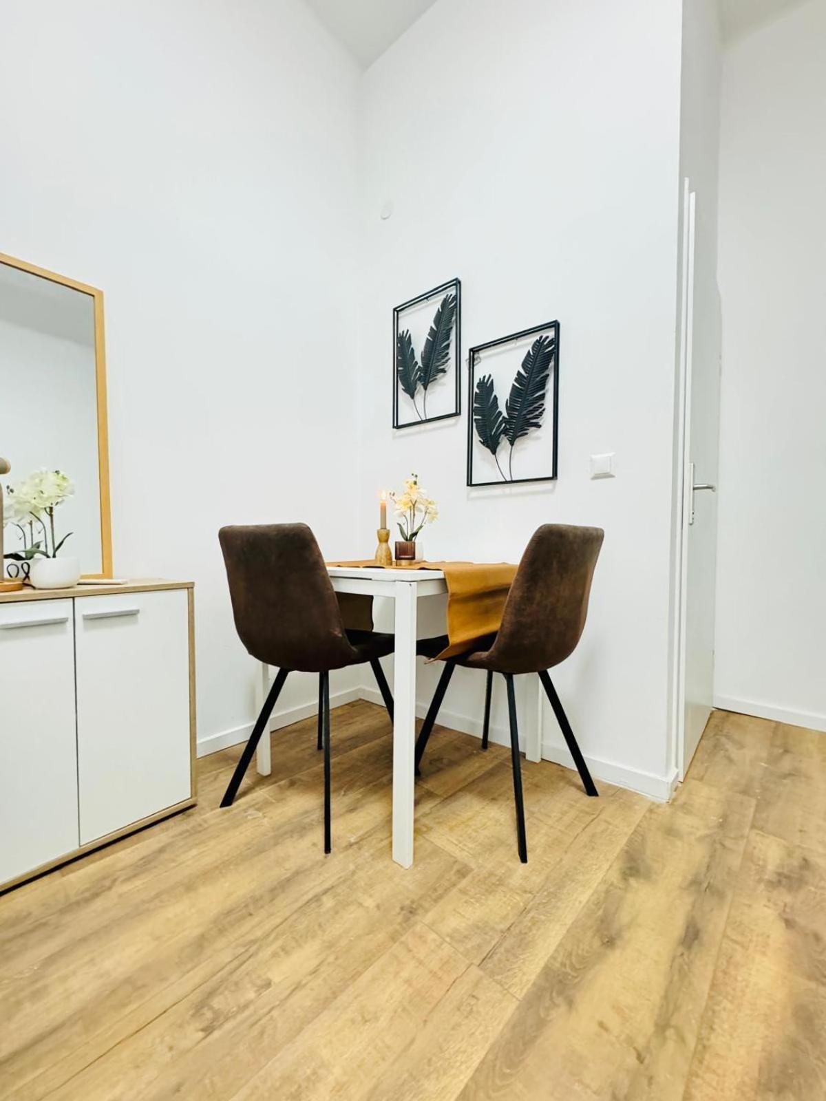 Apartament Comfortable 5br Shared 10 Minute Walk To Matzleinsdorfer Platz *