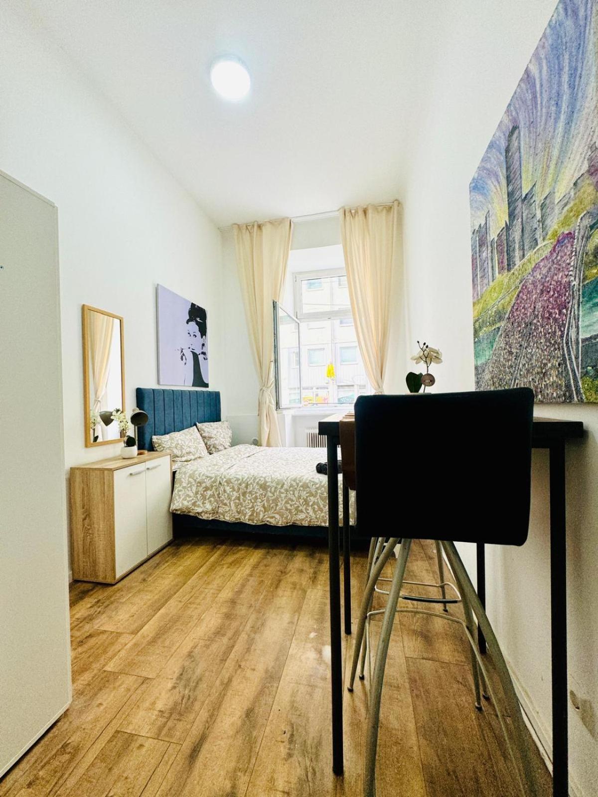 Comfortable 5br Shared 10 Minute Walk To Matzleinsdorfer Platz Apartament *